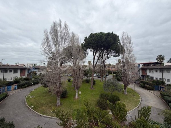 appartamento in vendita a Roma in zona Casal Palocco