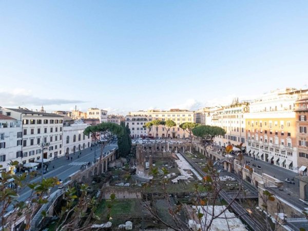 appartamento in vendita a Roma in zona Parione/Sant'Eustachio