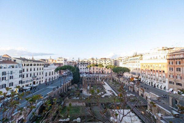 appartamento in vendita a Roma in zona Parione/Sant'Eustachio