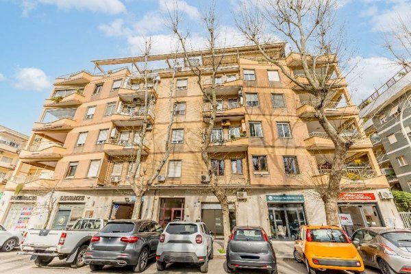 negozio in vendita a Roma in zona Ostia