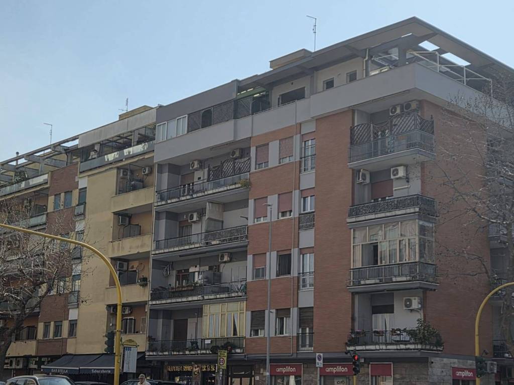 appartamento in vendita a Roma in zona Castel Fusano