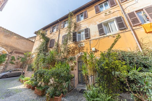 appartamento in vendita a Roma in zona Trastevere