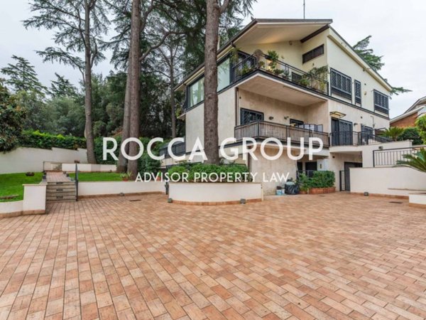 appartamento in vendita a Roma in zona EUR