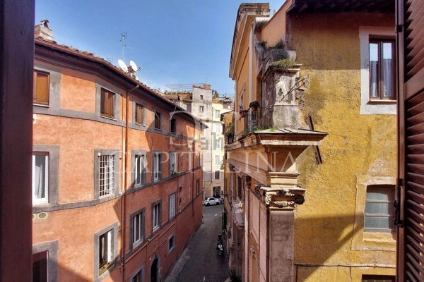 appartamento in vendita a Roma in zona Rione di Ponte