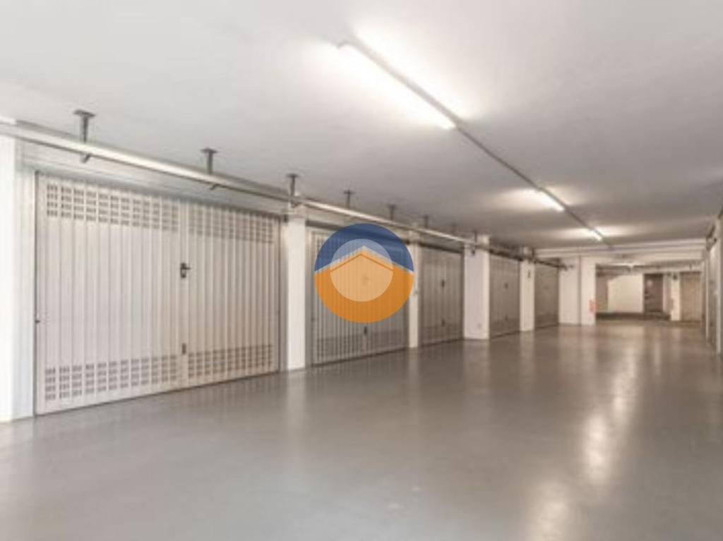 locale di sgombero in vendita a Roma in zona Finocchio