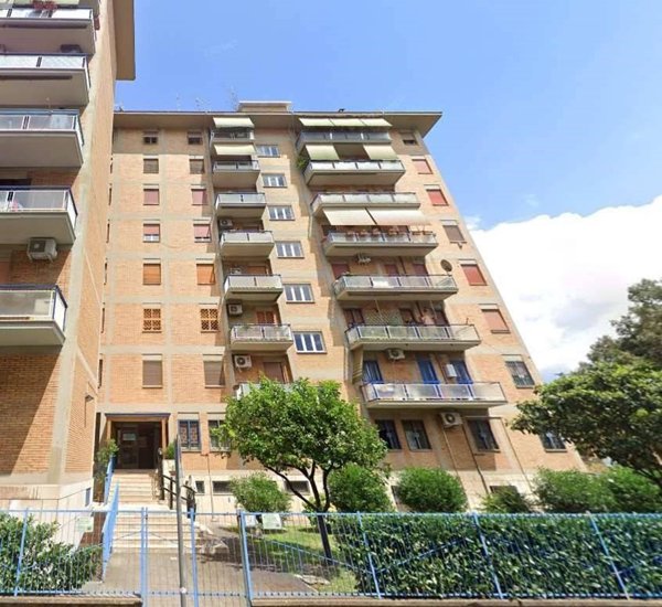 appartamento in vendita a Roma in zona Cinecittà