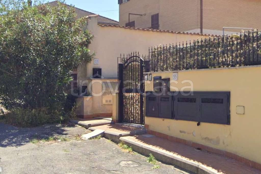 appartamento in vendita a Roma in zona Finocchio