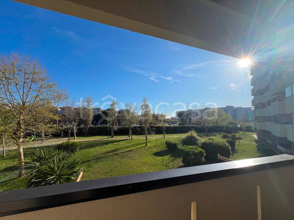 appartamento in vendita a Roma in zona Ostia