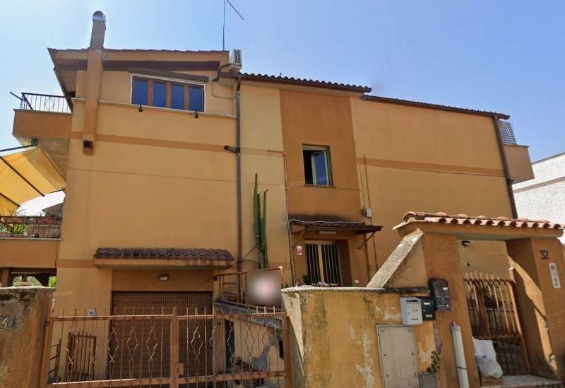 appartamento in vendita a Roma in zona Valle Muricana