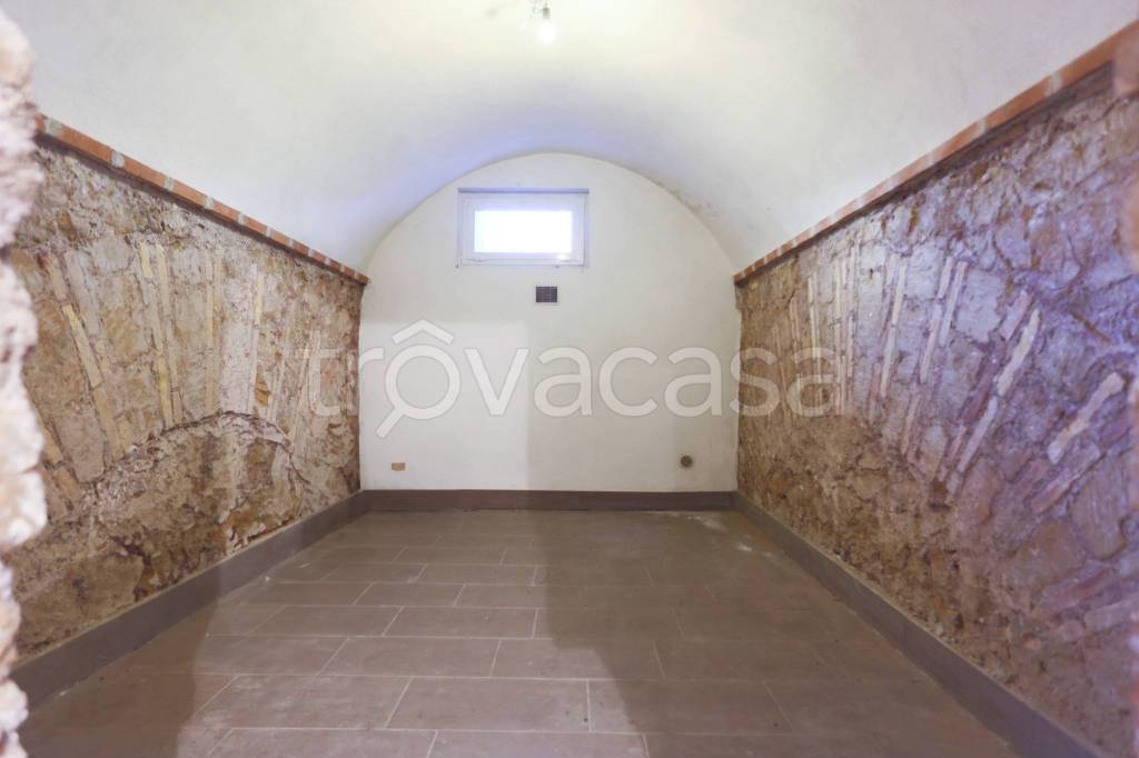 locale di sgombero in vendita a Roma in zona Castro Pretorio