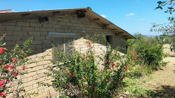 casa indipendente in vendita a Roma in zona Cesano