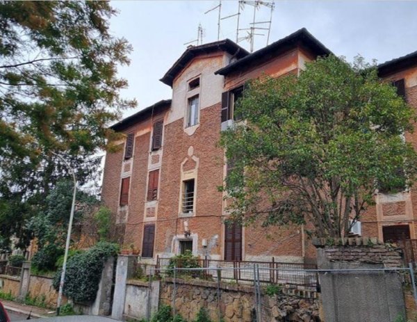 locale commerciale in vendita a Roma in zona Ostiense