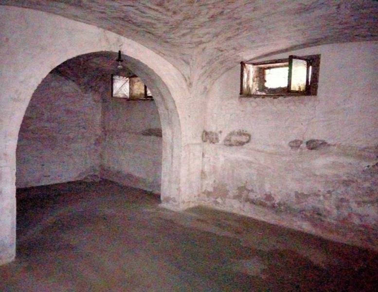 locale commerciale in vendita a Roma in zona San Saba - Ripa