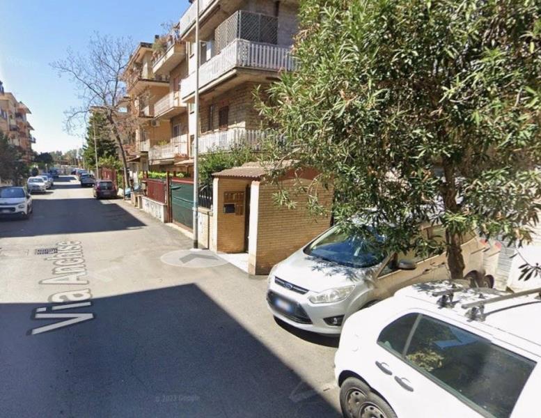 appartamento in vendita a Roma in zona Torre Angela