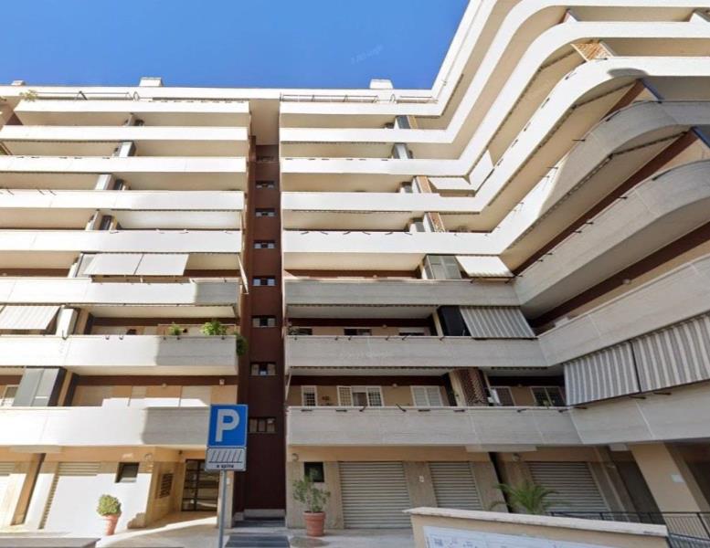 appartamento in vendita a Roma in zona Appio Claudio