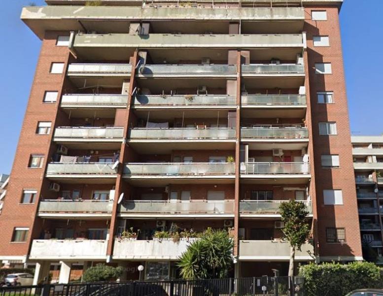 appartamento in vendita a Roma in zona Cinecittà