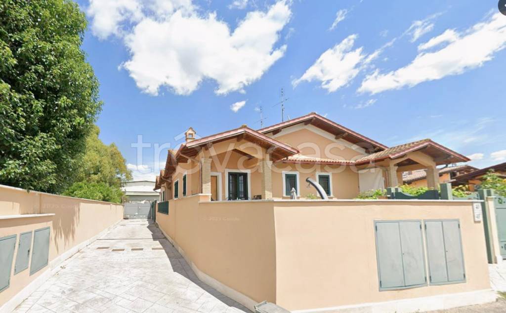 casa indipendente in vendita a Roma in zona Axa