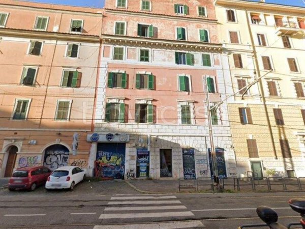 negozio in vendita a Roma in zona Esquilino
