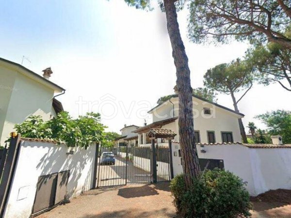 casa indipendente in vendita a Roma in zona Infernetto