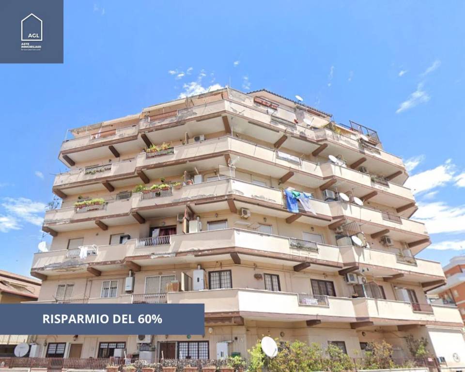 appartamento in vendita a Roma in zona Torre Angela