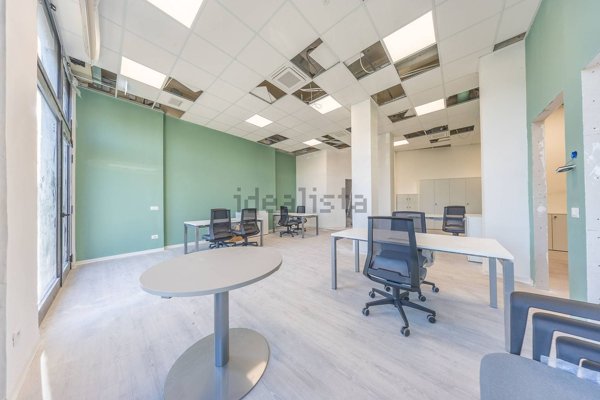 locale commerciale in vendita a Roma in zona Pietralata