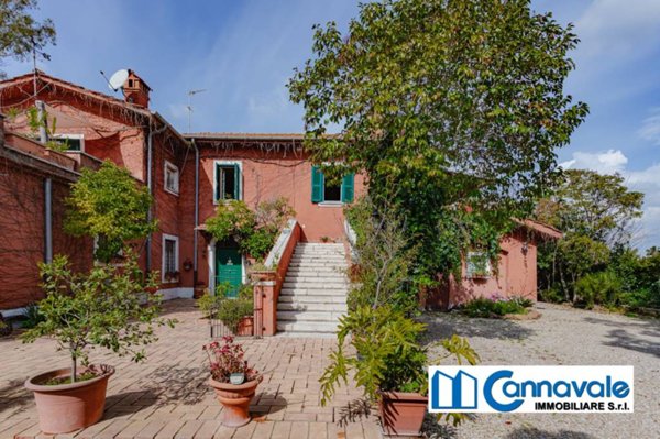 appartamento in vendita a Roma in zona Acilia