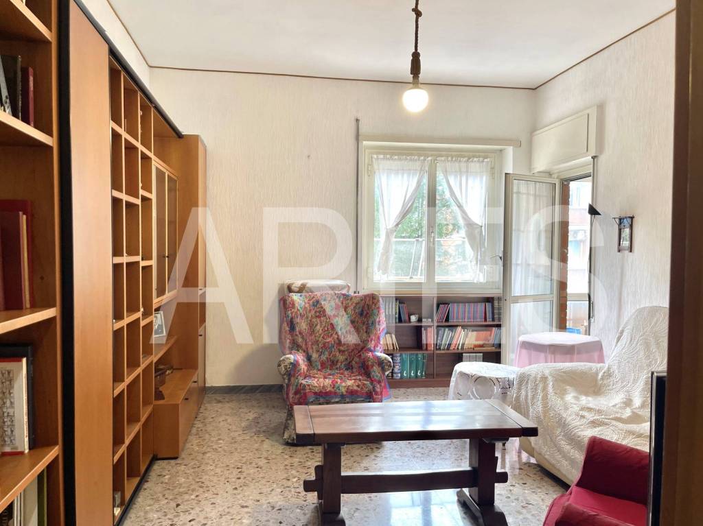 appartamento in vendita a Roma in zona Ostiense