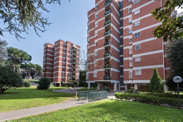 appartamento in vendita a Roma in zona Ardeatino