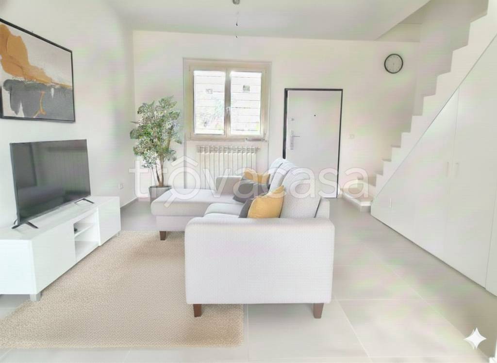 appartamento in vendita a Roma in zona Valle Muricana