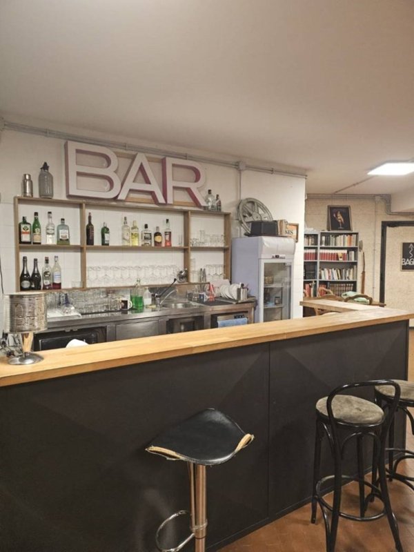 locale commerciale in vendita a Roma in zona Ostiense