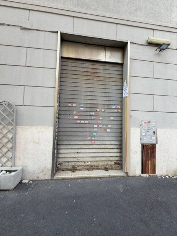 negozio in vendita a Roma in zona Prenestino-Labicano