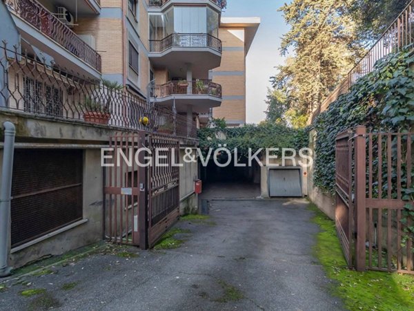 appartamento in vendita a Roma in zona Giuliano Dalmata