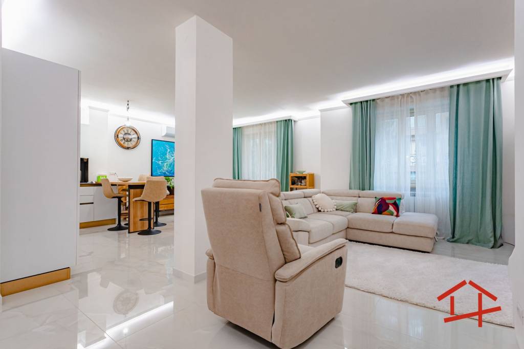 appartamento in vendita a Roma in zona Ardeatino