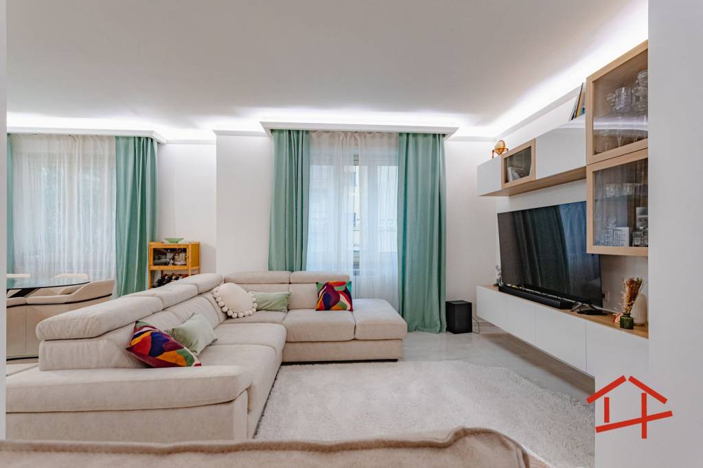 appartamento in vendita a Roma in zona Ardeatino