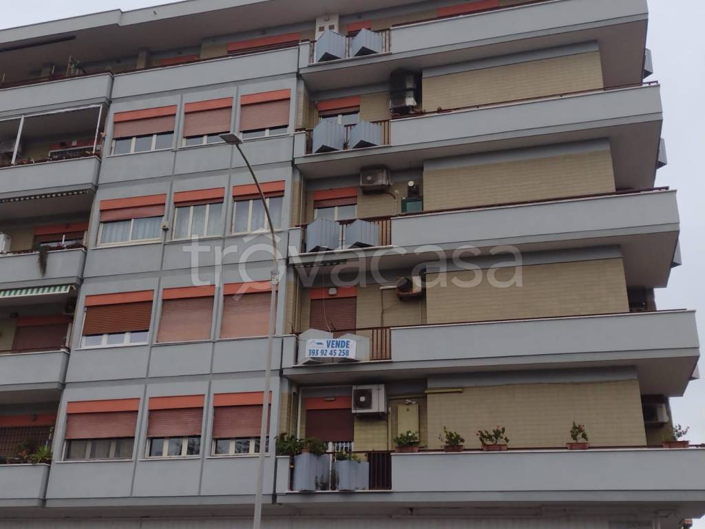 appartamento in vendita a Roma in zona Ostia