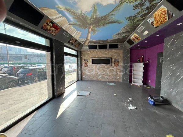 negozio in vendita a Roma in zona Collatino