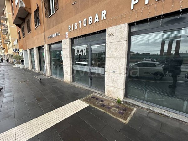 negozio in vendita a Roma in zona Collatino