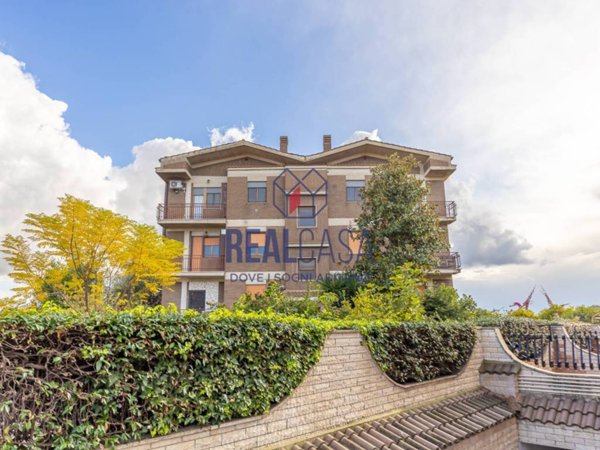 appartamento in vendita a Roma in zona Romanina