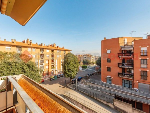 appartamento in vendita a Roma in zona Osteria del Curato