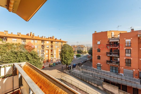 appartamento in vendita a Roma in zona Osteria del Curato