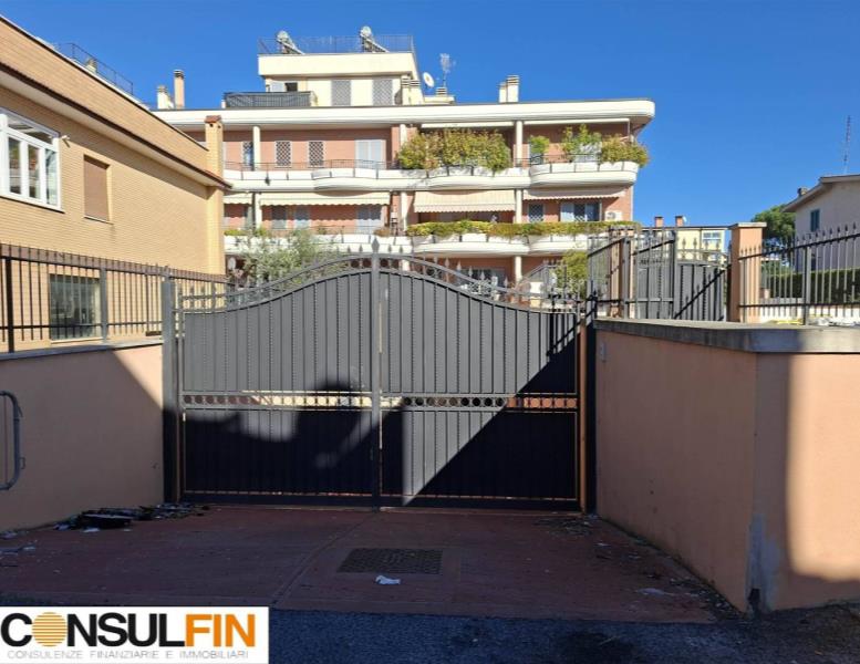 casa semindipendente in vendita a Roma in zona Finocchio