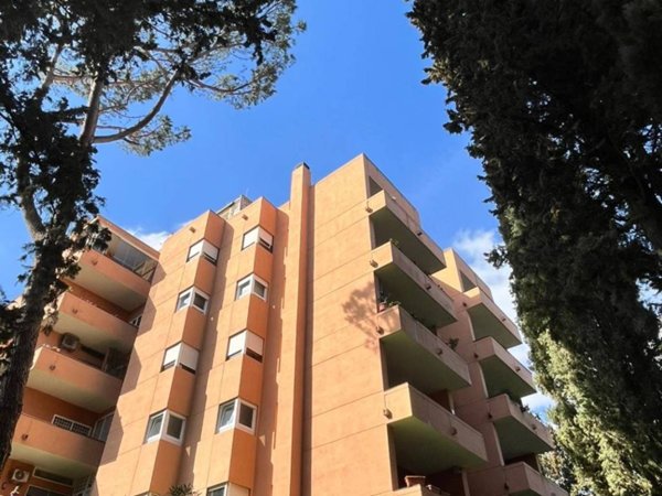 appartamento in vendita a Roma in zona Isola Farnese