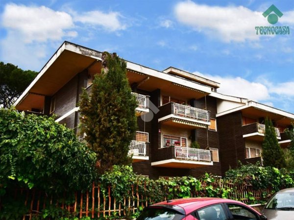 appartamento in vendita a Roma in zona Appio Pignatelli