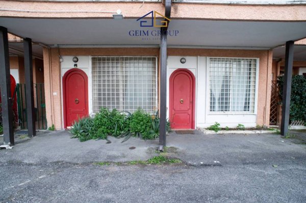 appartamento in vendita a Roma in zona Tomba di Nerone
