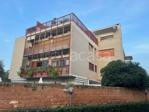 appartamento in vendita a Roma in zona Castel Fusano