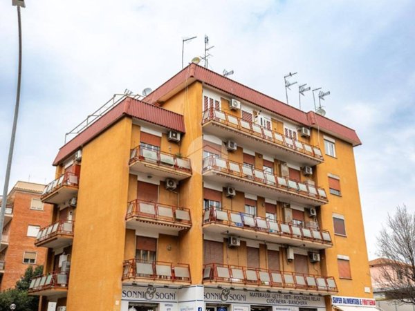 appartamento in vendita a Roma in zona Torrevecchia