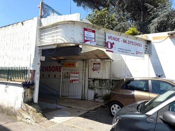 negozio in vendita a Roma in zona Tor di Quinto