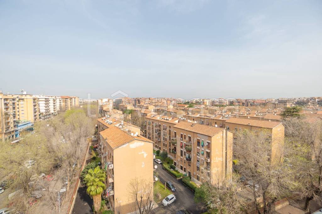appartamento in vendita a Roma in zona Prenestino-Labicano