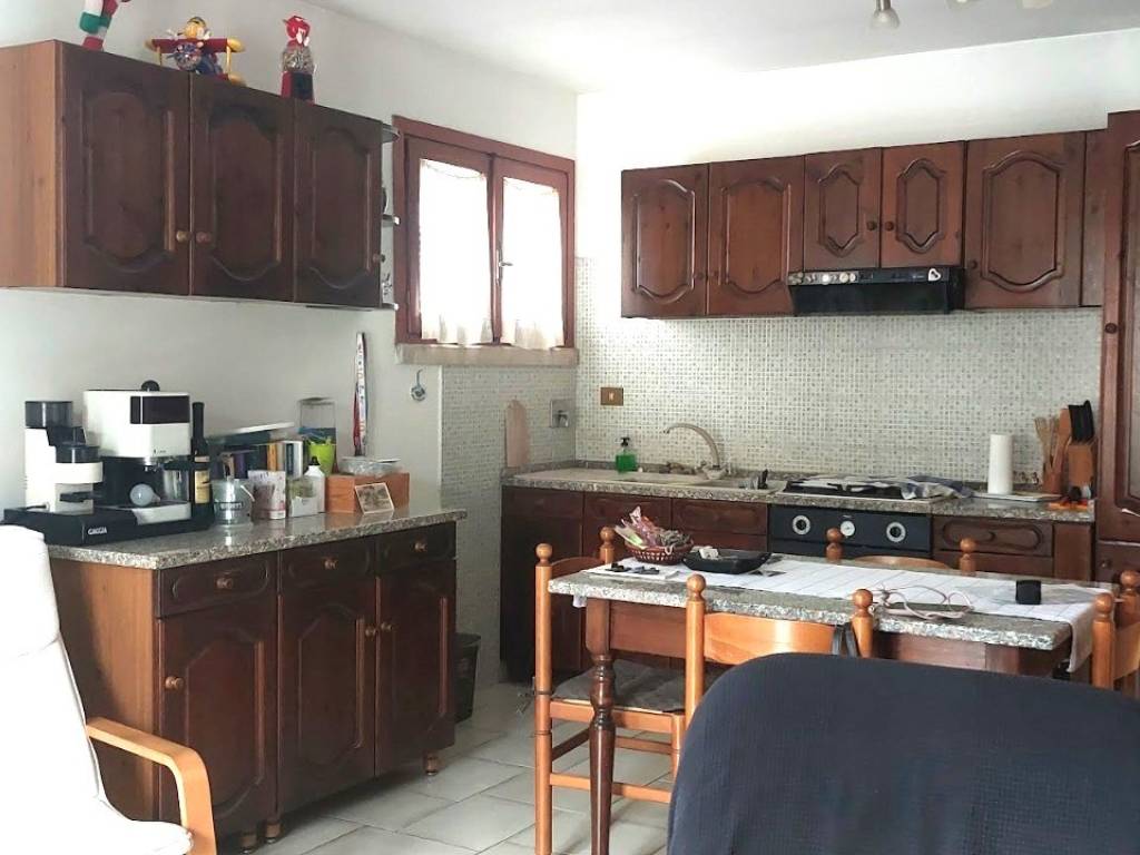 appartamento in vendita a Roma in zona Ardeatino