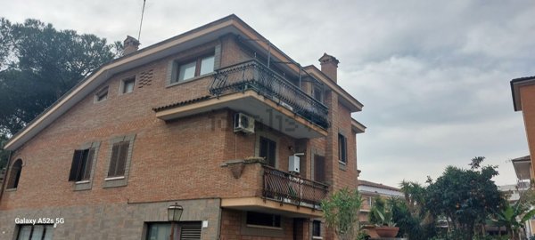 appartamento in vendita a Roma in zona Appio Pignatelli